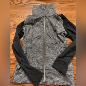 Lululemon jacket. Women’s size 8. Black/ print.